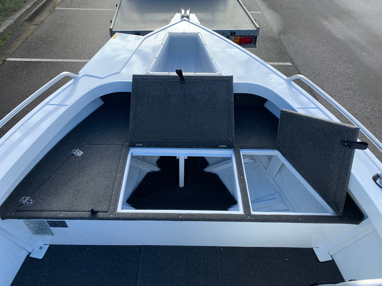 Stacer 429 Outlaw Side console