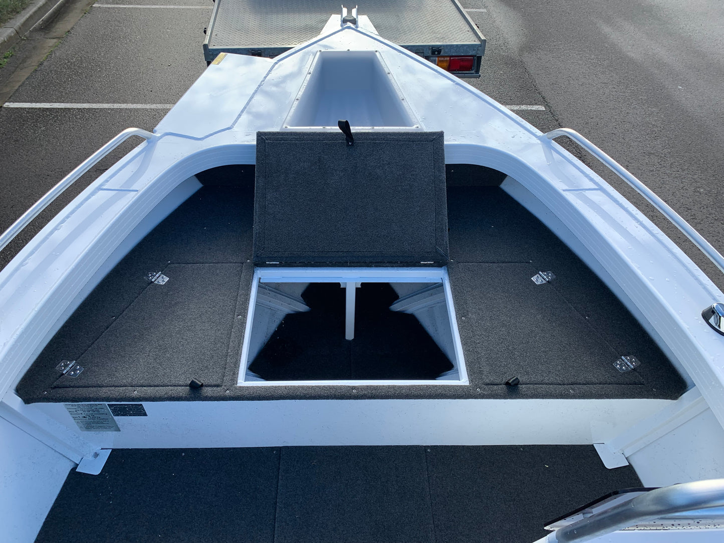 Stacer 429 Outlaw Side console