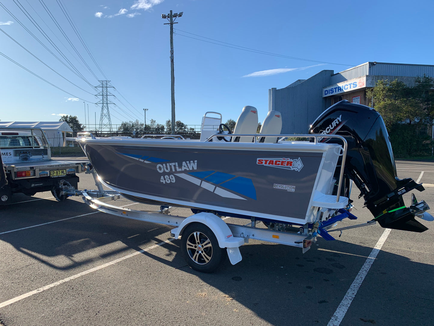Stacer 489 Outlaw Side console
