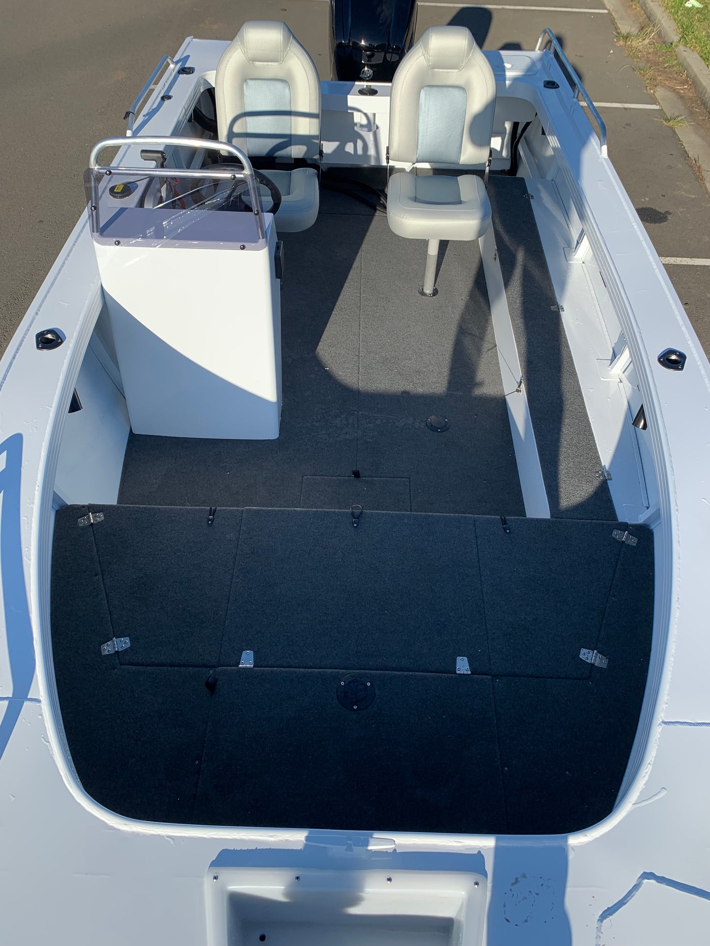 Stacer 489 Outlaw Side console
