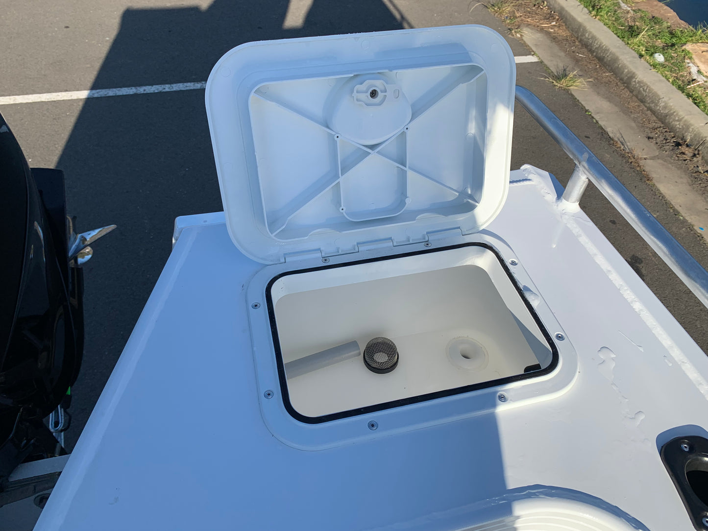 Stacer 489 Outlaw Side console
