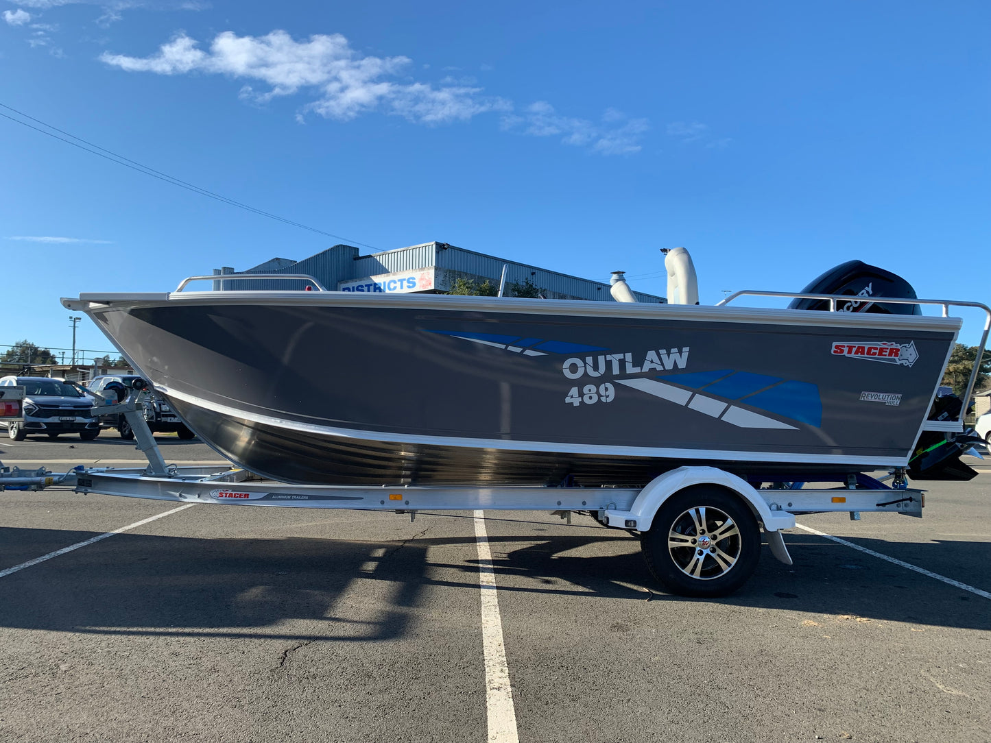 Stacer 489 Outlaw Side console