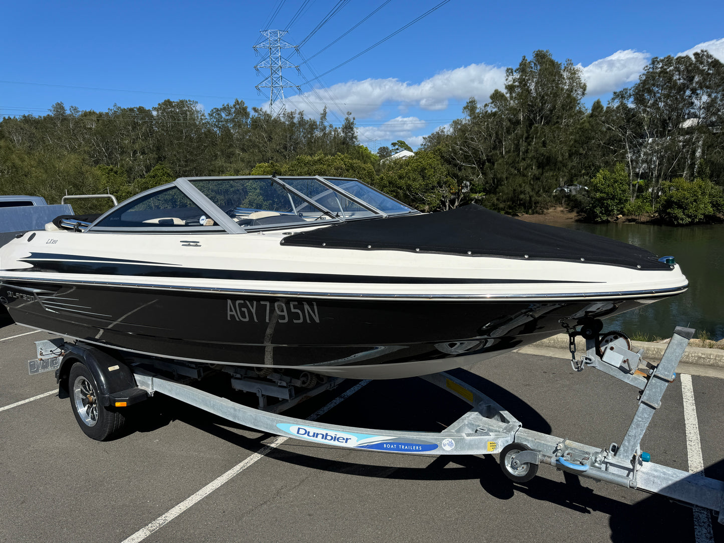2012 Larson LX 850