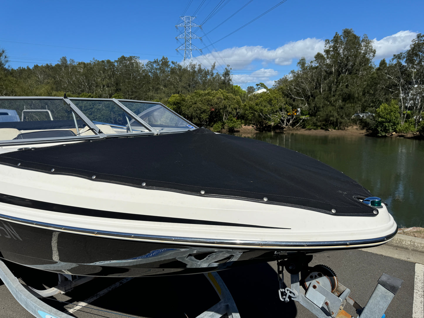 2012 Larson LX 850