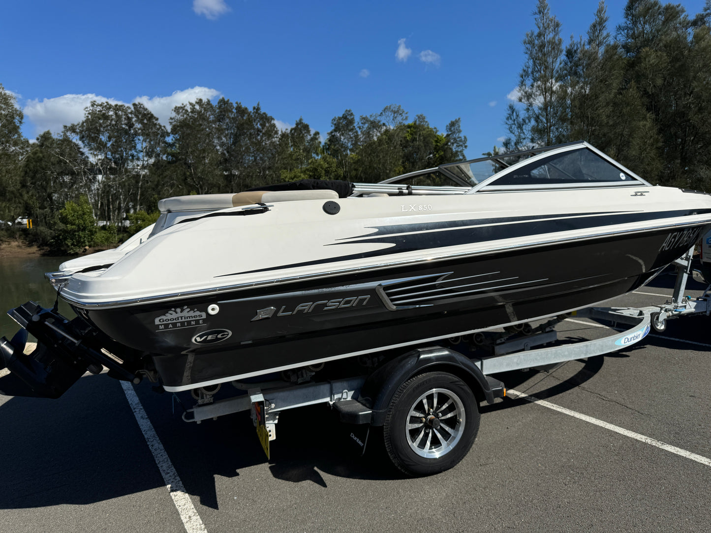 2012 Larson LX 850