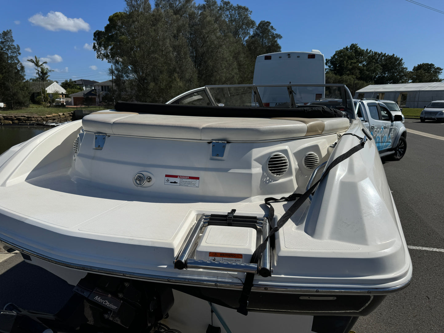 2012 Larson LX 850