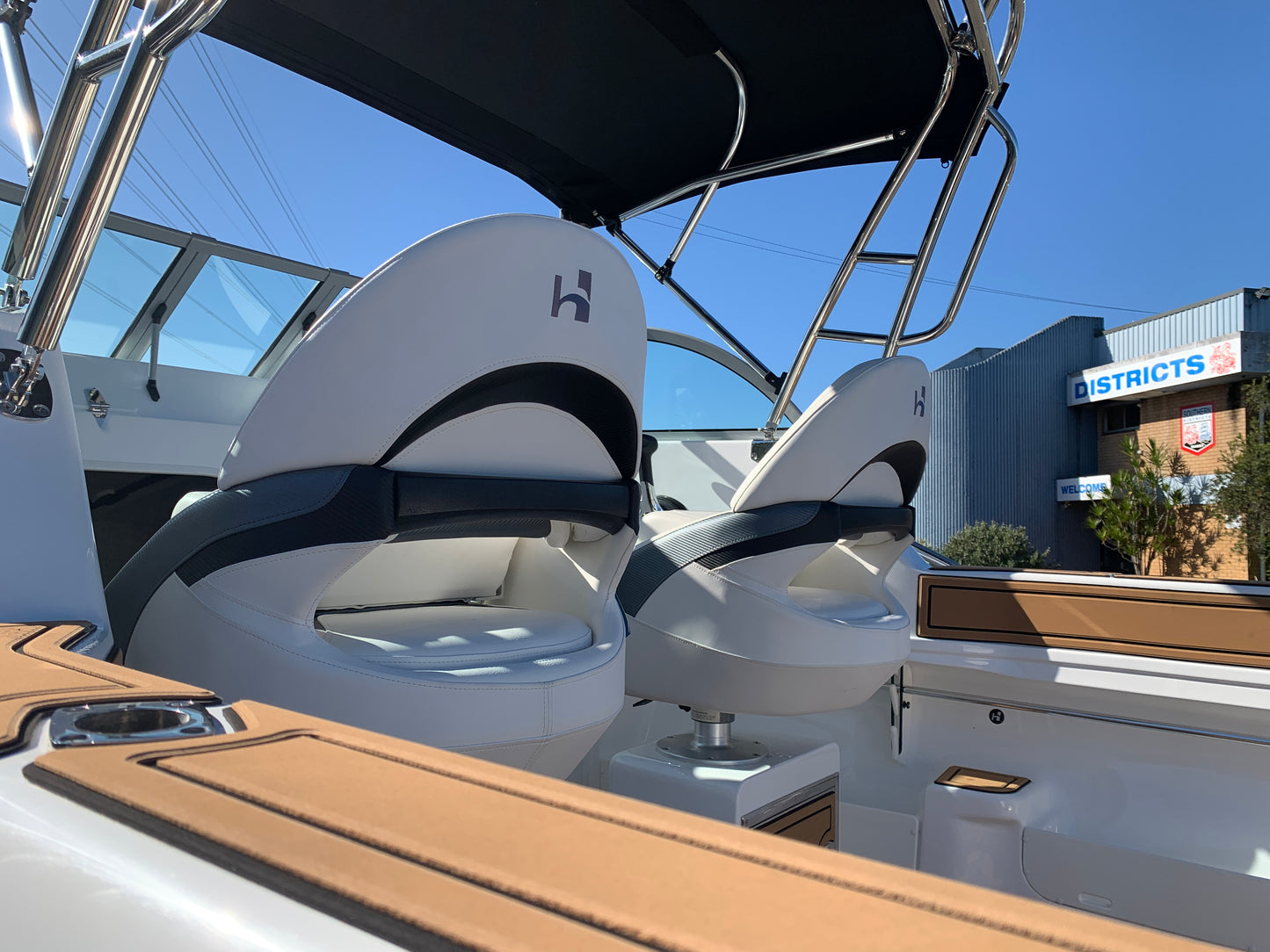 Haines Hunter 595 Offshore