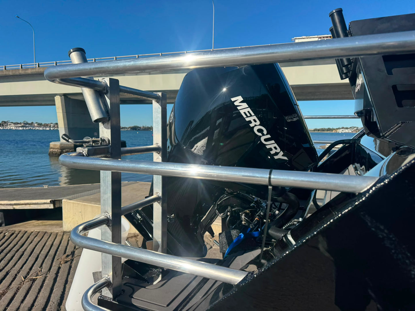 Formosa SRT 635 Enclosed Centre cabin Hard top