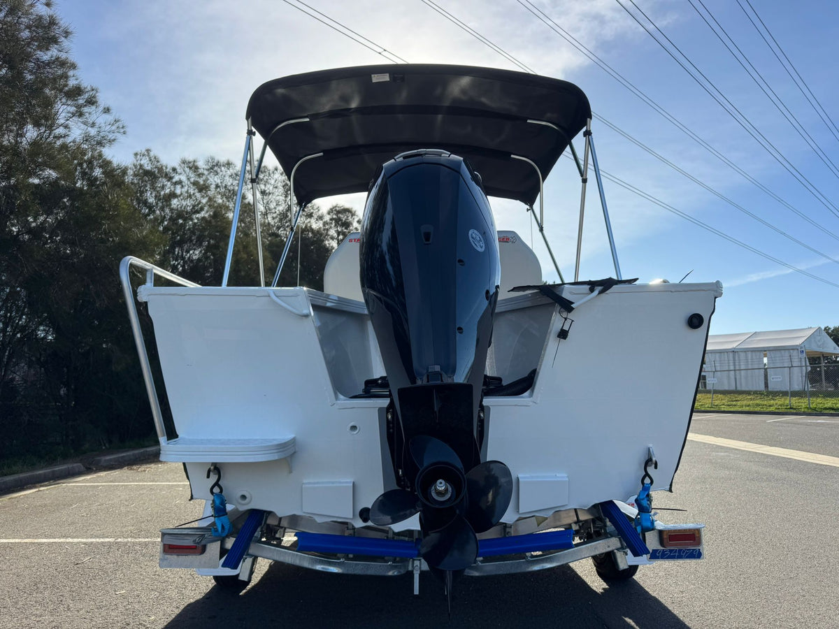 Stacer 489 Outlaw Side console