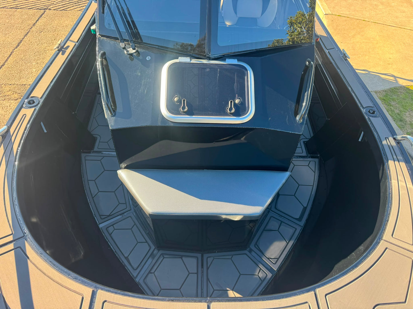 Formosa SRT 635 Enclosed Centre cabin Hard top