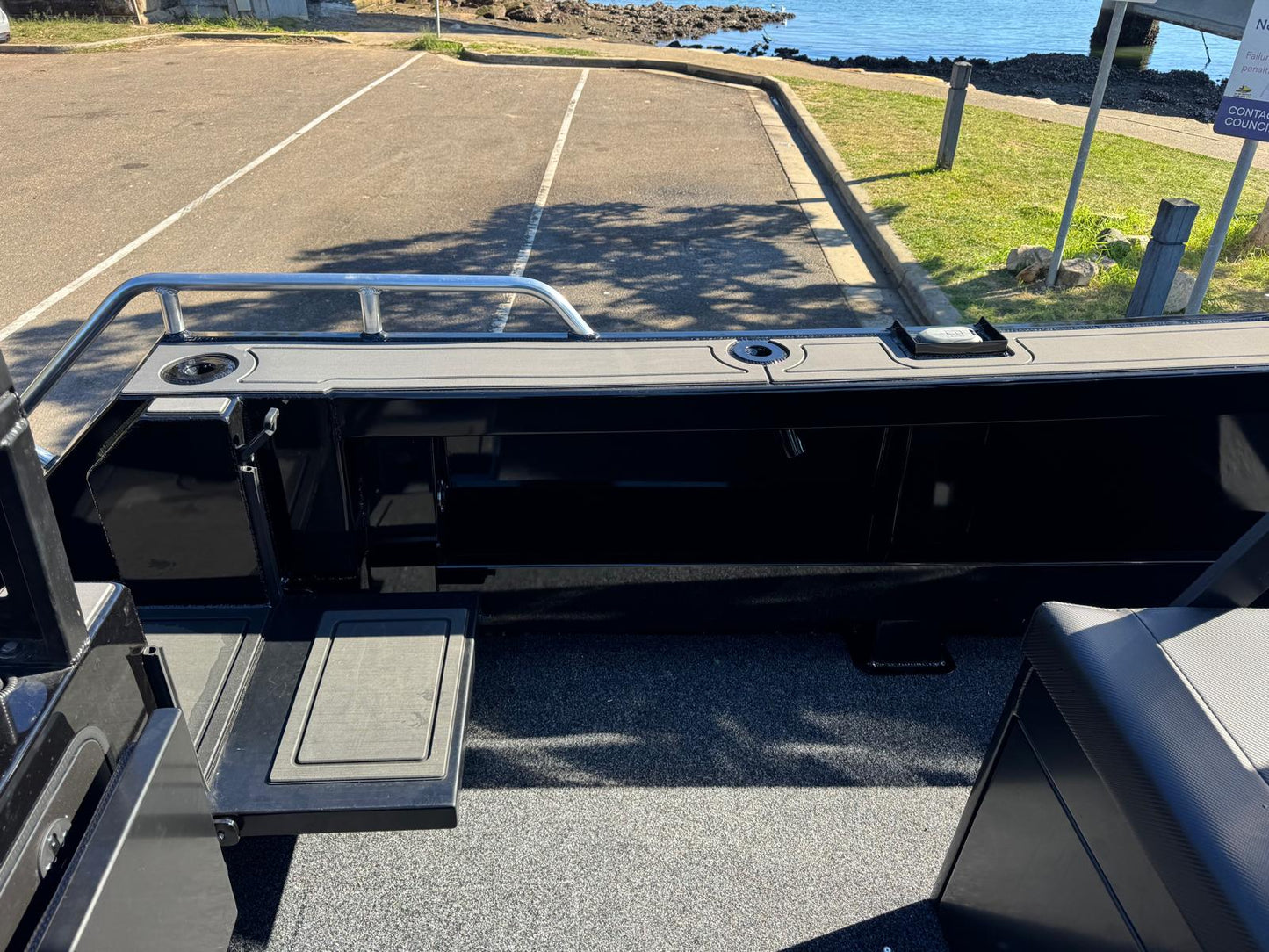 Formosa SRT 565 Centre Console - Stealth Edition
