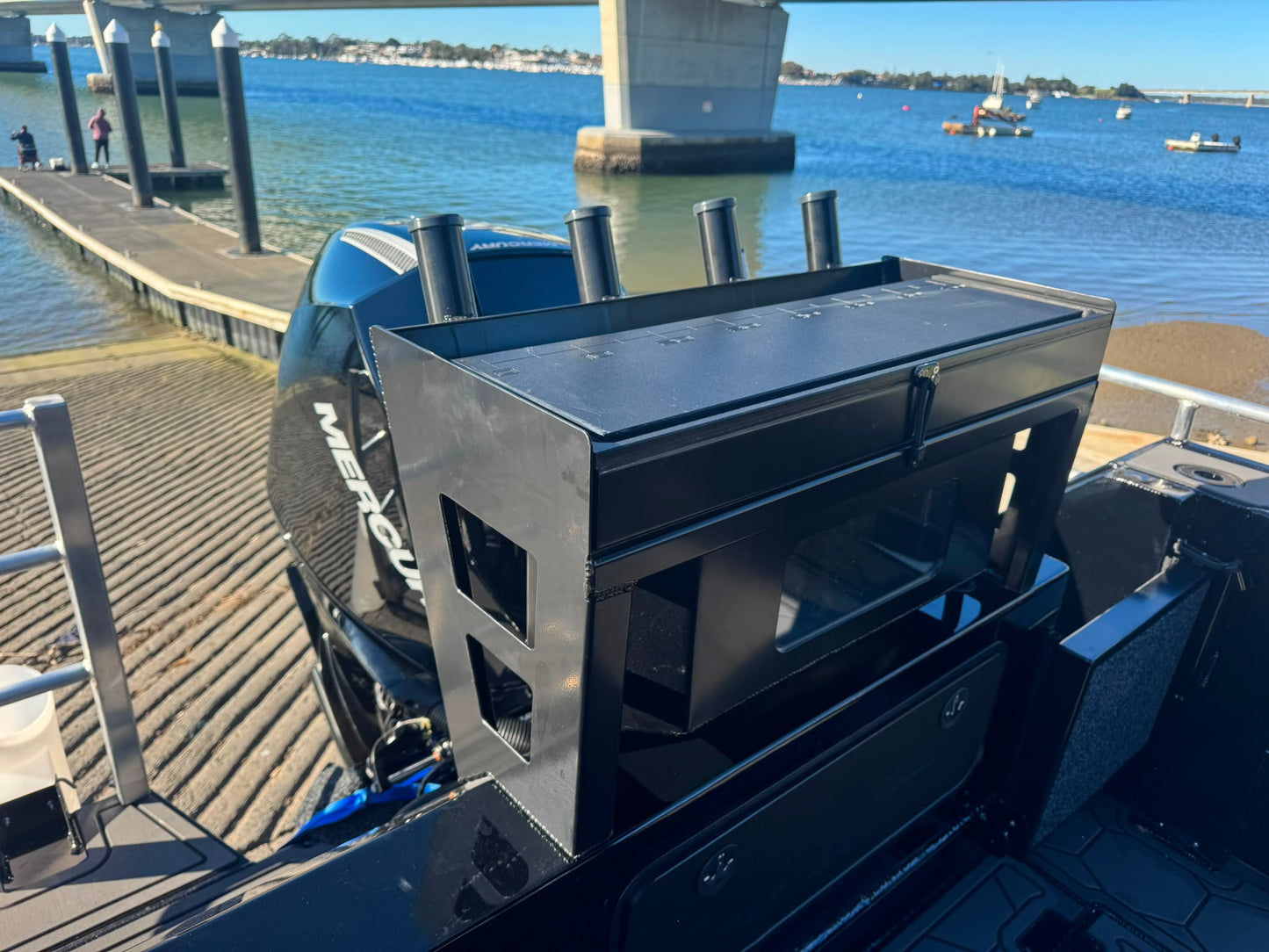 Formosa SRT 635 Enclosed Centre cabin Hard top