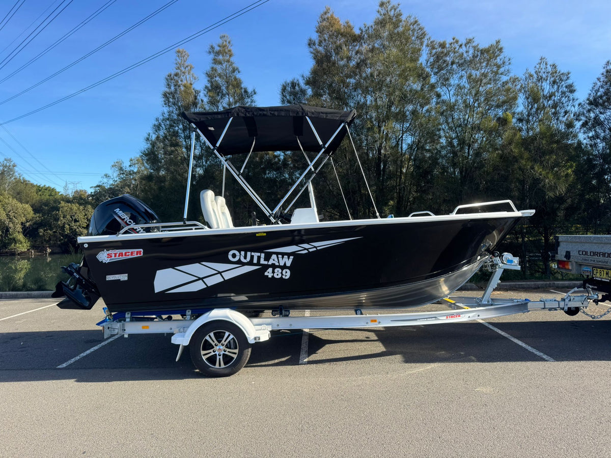 Stacer 489 Outlaw Side console