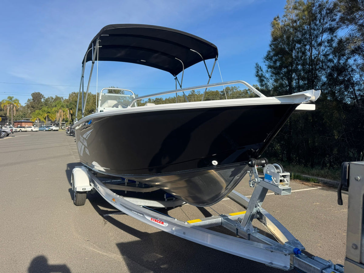 Stacer 489 Outlaw Side console