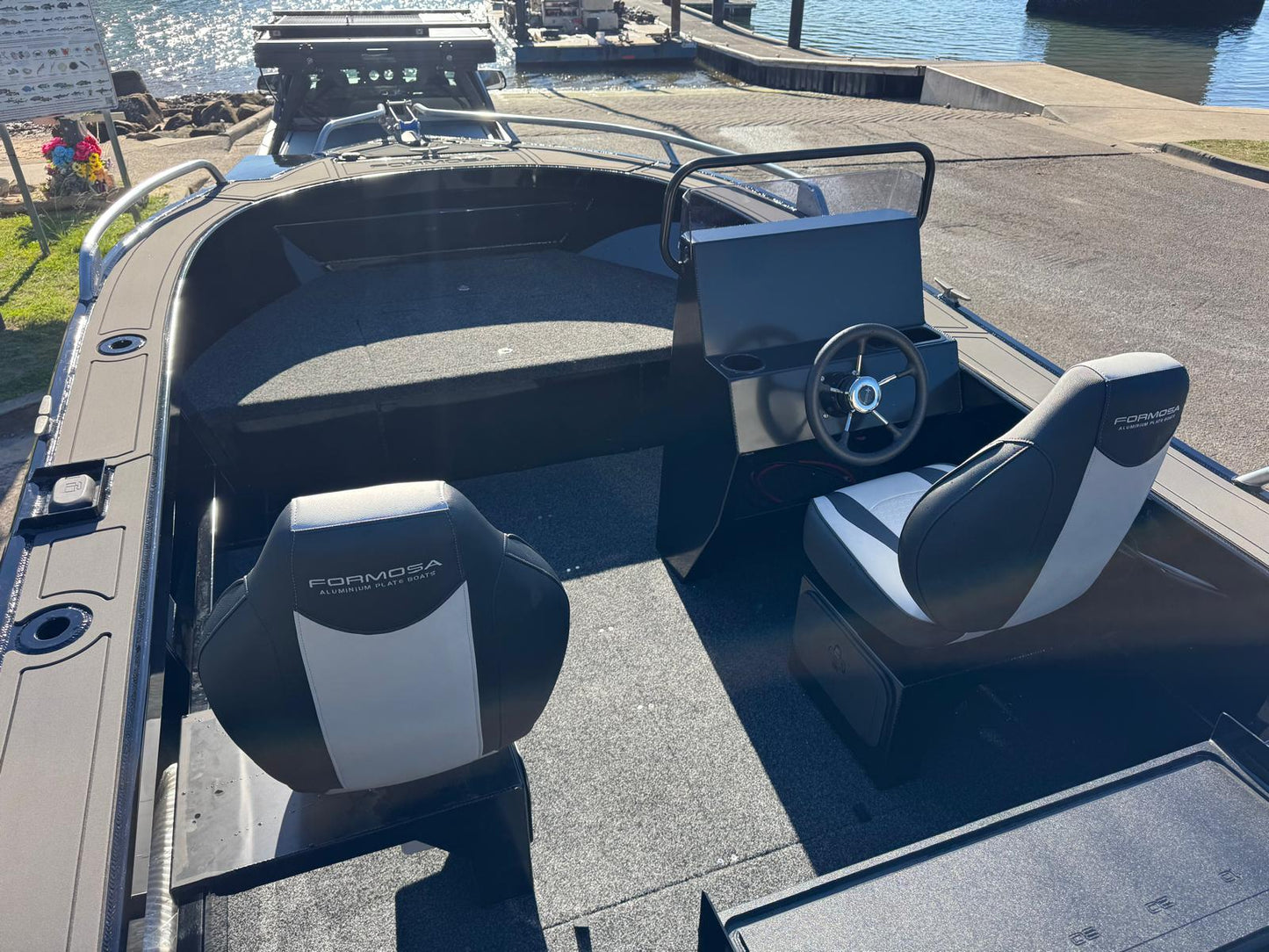 Formosa SRT 525 Side console - Stealth Edition