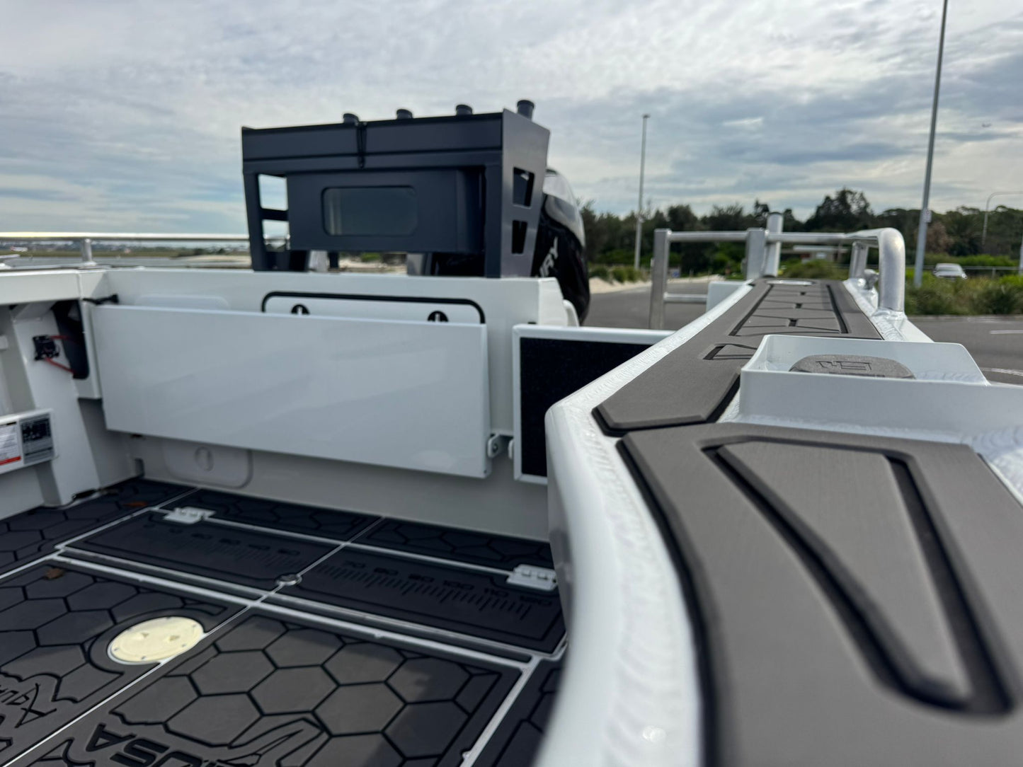 Formosa SRT 635 Centre cabin - PRO DECK