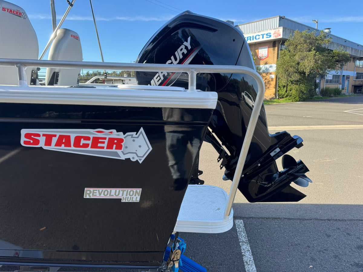 Stacer 489 Outlaw Side console