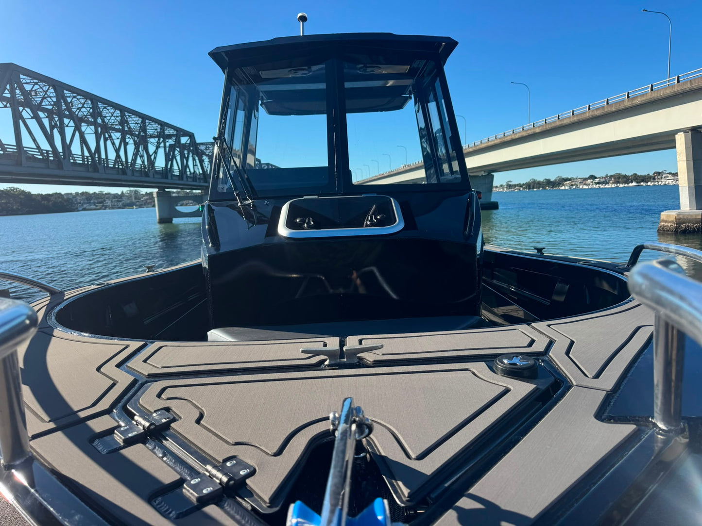Formosa SRT 635 Enclosed Centre cabin Hard top