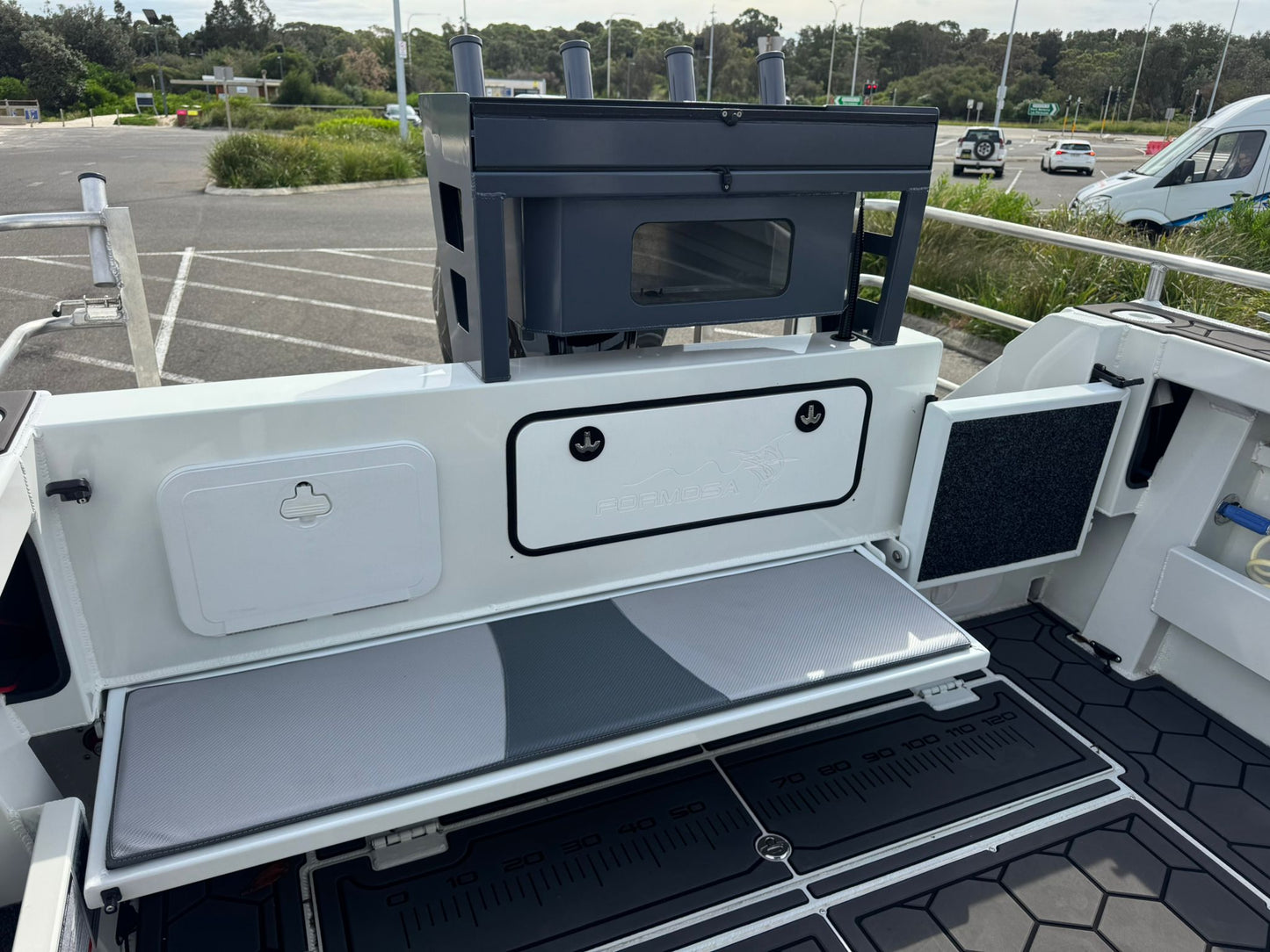 Formosa SRT 635 Centre cabin - PRO DECK