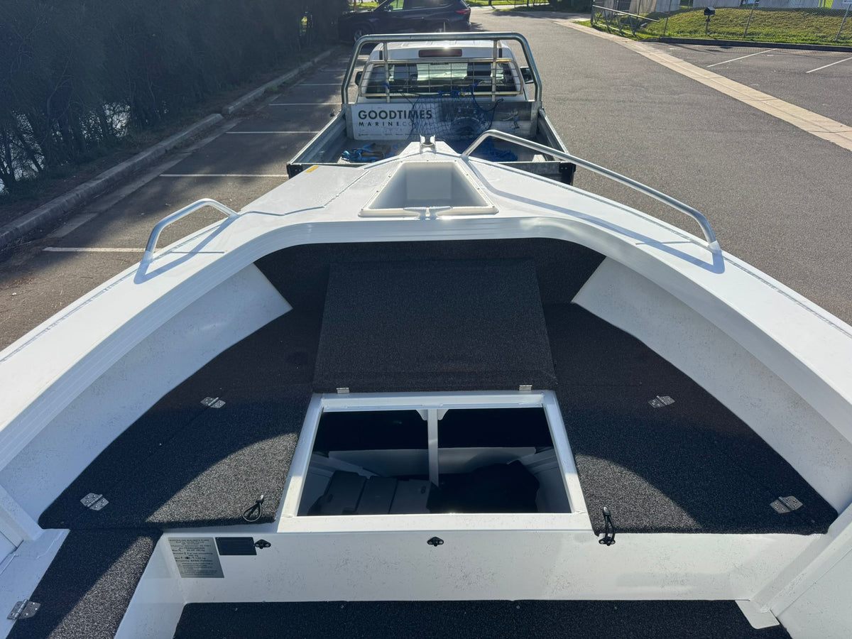 Stacer 489 Outlaw Side console