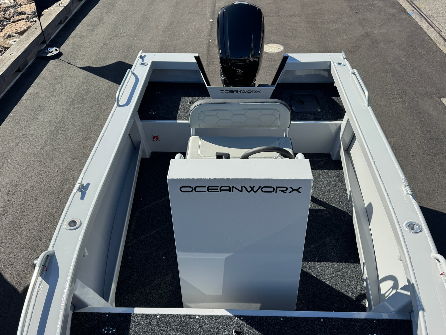 Oceanworx Squadron 4.8 Centre console