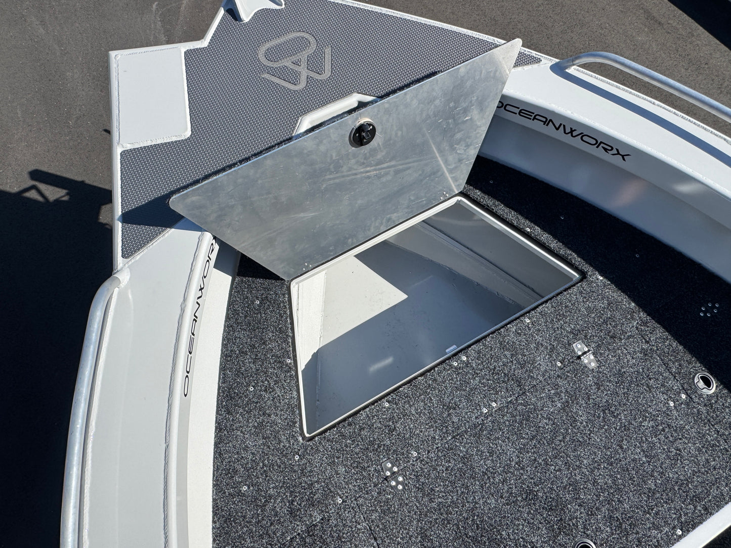 Oceanworx Squadron 4.8 Centre console