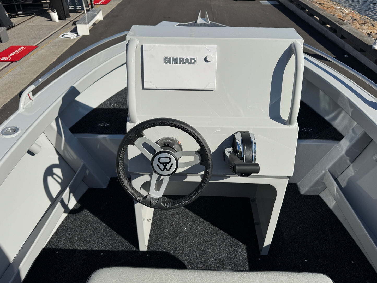 Oceanworx Squadron 4.8 Centre console