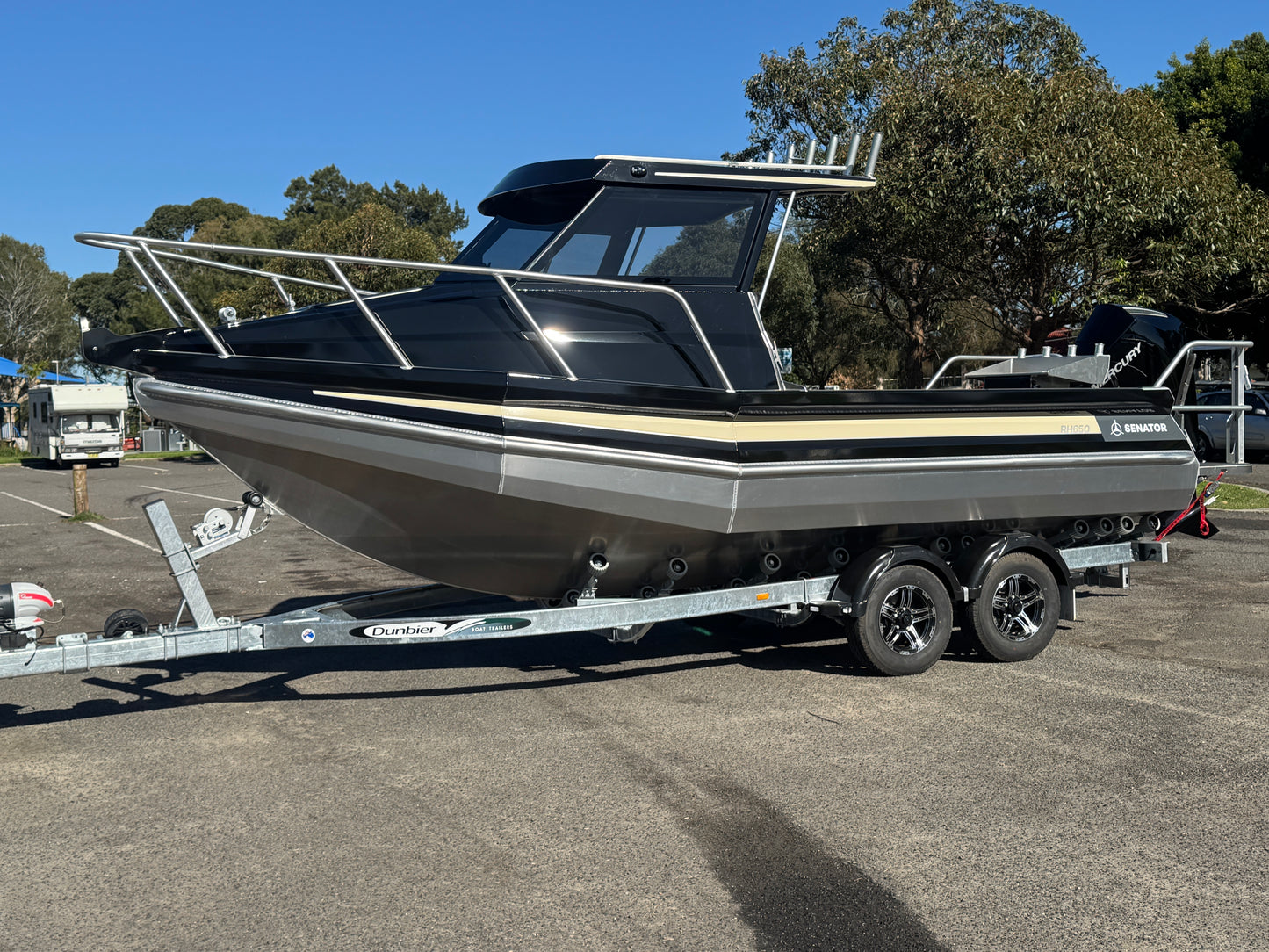 Senator RH 650