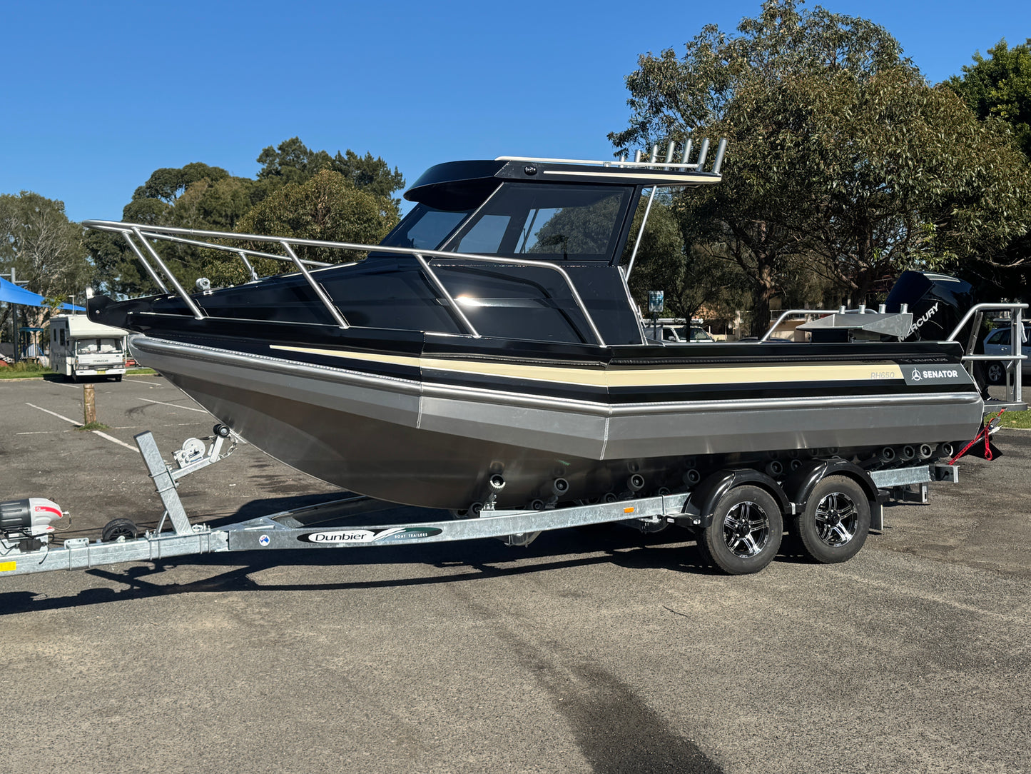 Senator RH 650